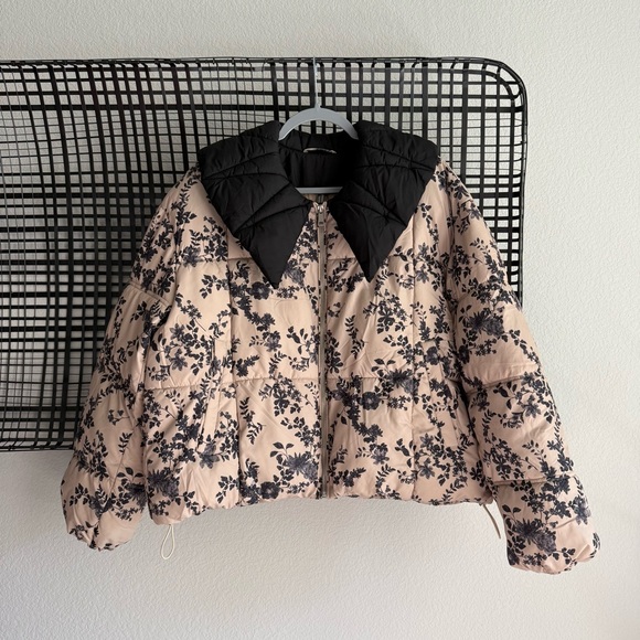 Anthropologie Jackets & Blazers - Anthropologie Peter Pan collar printed puffer coat